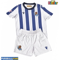 Real Sociedad Heimtrikotsatz Kinder 2025-26 Kurzarm (+ Kurze Hosen)